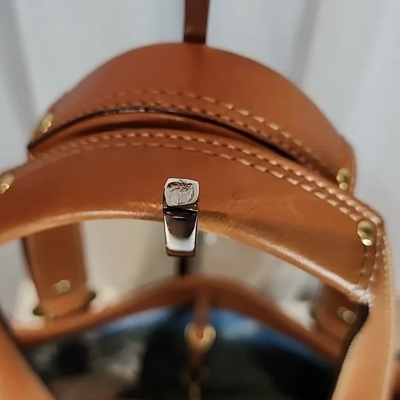 Coach Gigi Tote - Picture 7 of 17